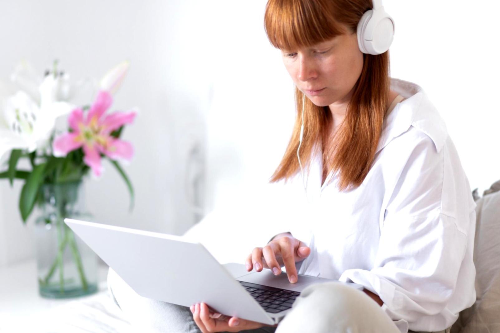 Aplikasi interpretasi data dalam konteks bisnis Indonesia